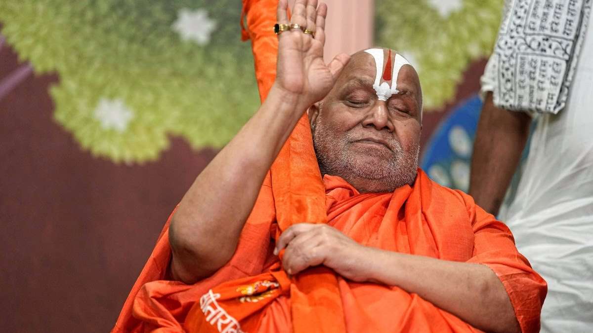 जगद्गुरु रामभद्राचार्य ने बताया बिहार में किसकी बनेगी सरकार